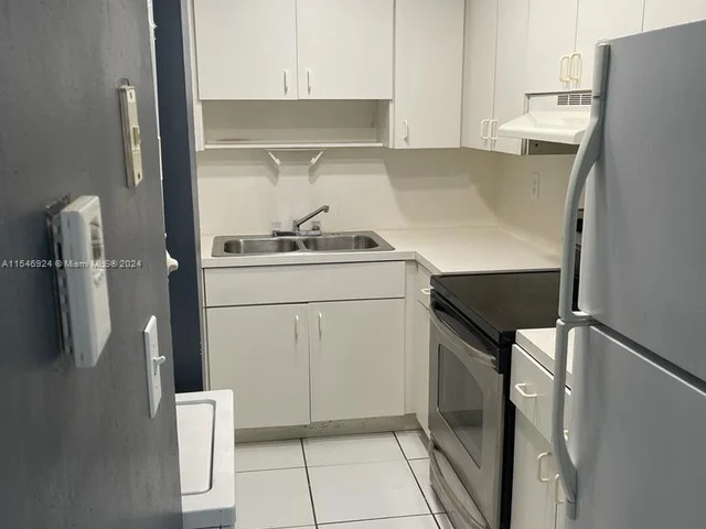 15280 SW 80th St # 11, Miami FL 33193