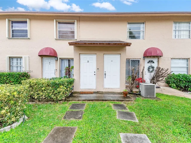 15280 SW 80th St # 11, Miami FL 33193