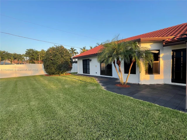 499 Hopalong Ln, Boca Raton FL 33487