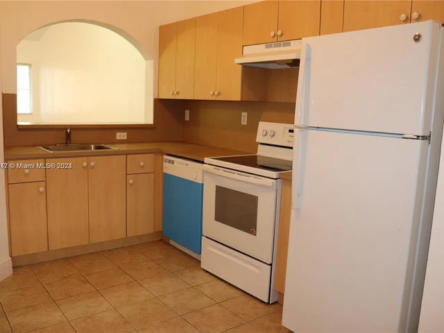 2910 SE 13th Rd # 44, Homestead FL 33035