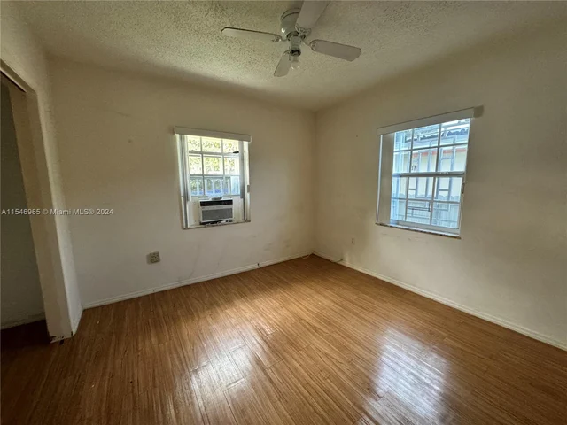 1055 NW 24th St, Miami FL 33127