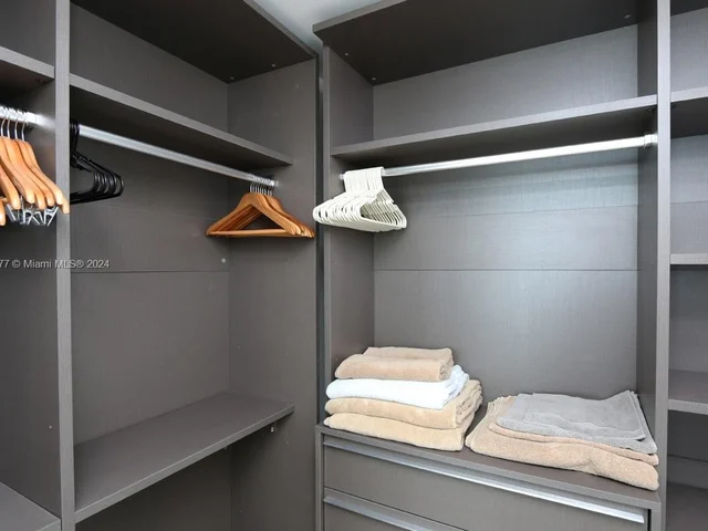 460 NE 28th St # 2305, Miami FL 33137