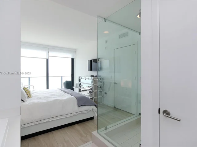 460 NE 28th St # 2305, Miami FL 33137