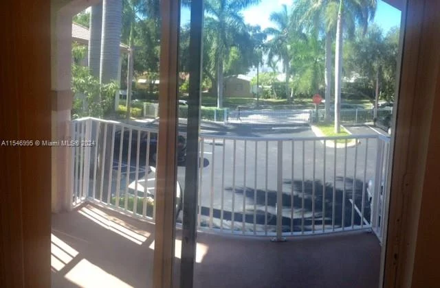 2010 Taylor St # 8B, Hollywood FL 33020