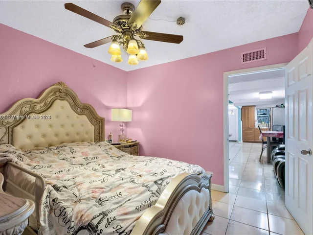 818 W 38th Ter # 20, Hialeah FL 33012