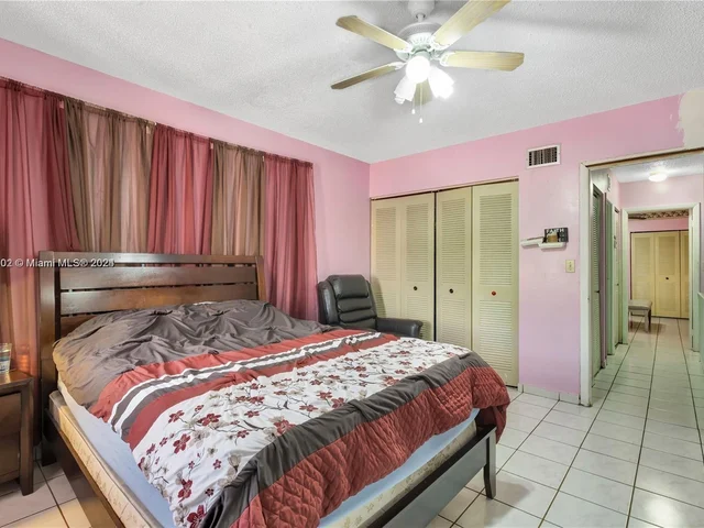 818 W 38th Ter # 20, Hialeah FL 33012