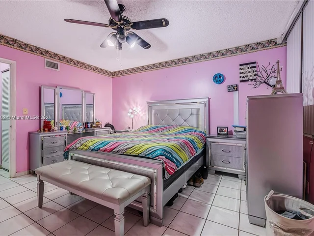 818 W 38th Ter # 20, Hialeah FL 33012
