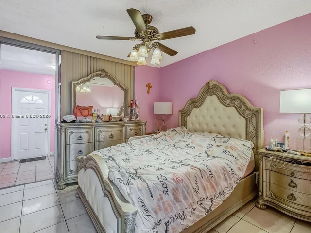 818 W 38th Ter # 20, Hialeah FL 33012
