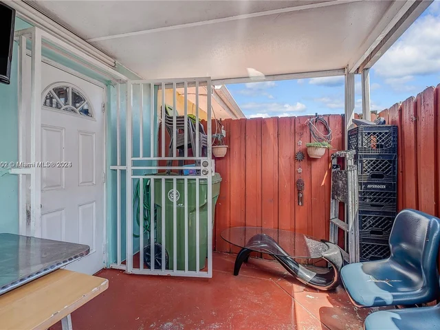 818 W 38th Ter # 20, Hialeah FL 33012