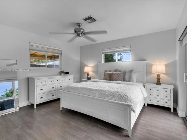 251 SE 8th St, Pompano Beach FL 33060