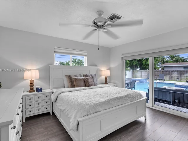 251 SE 8th St, Pompano Beach FL 33060