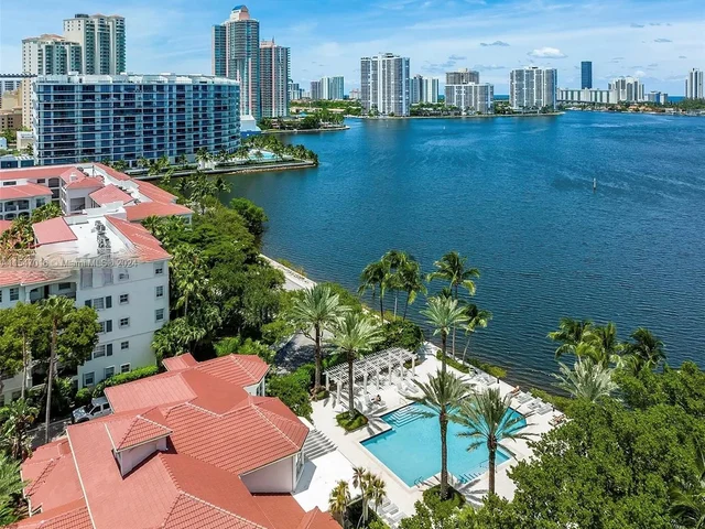 3125 NE 184th St, Aventura FL 33160