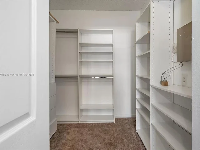 3125 NE 184th St, Aventura FL 33160