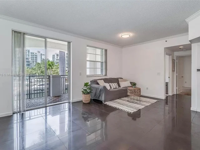 3125 NE 184th St, Aventura FL 33160