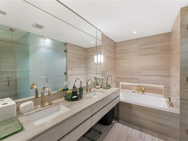 18975 Collins Ave # 1403, Sunny Isles Beach FL 33160