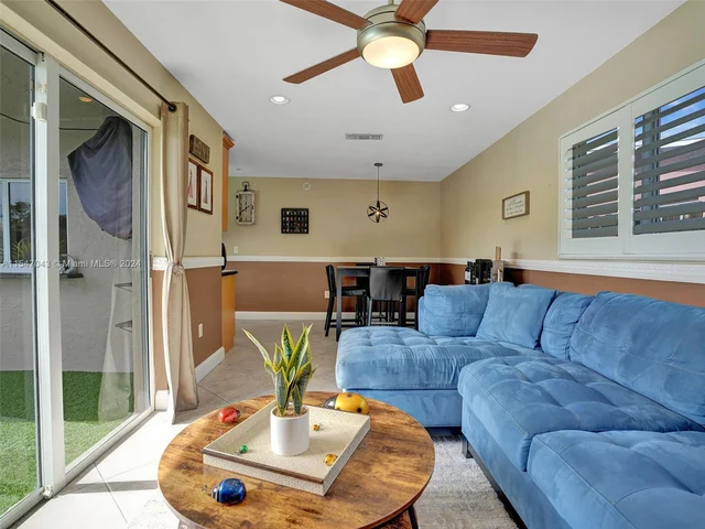 1990 NW 91st Way, Sunrise FL 33322