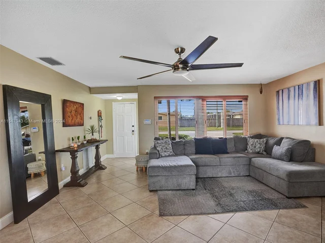 1990 NW 91st Way, Sunrise FL 33322