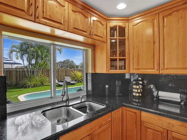 1990 NW 91st Way, Sunrise FL 33322