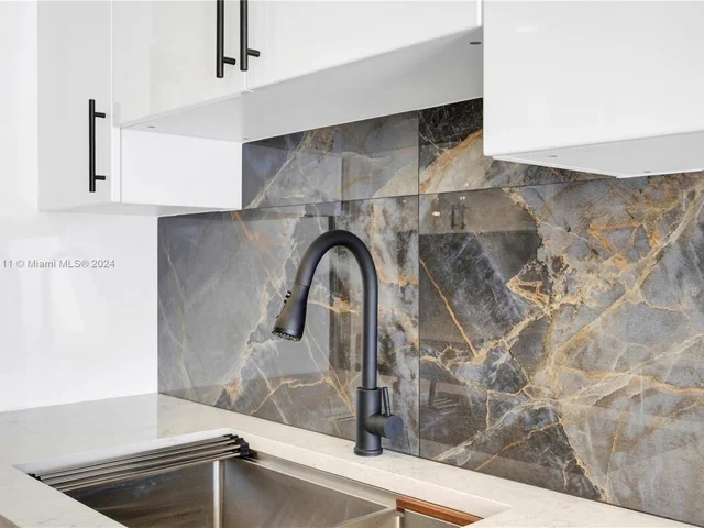 1680 NE 191st St # 2, Miami FL 33179