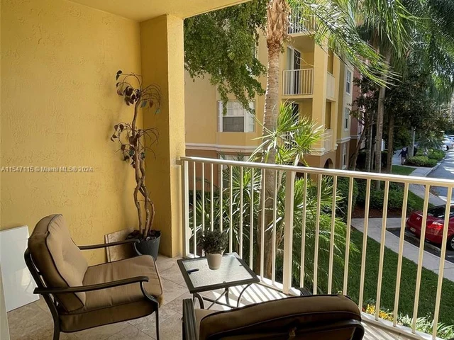 19701 E Country Club Dr # 205, Aventura FL 33180