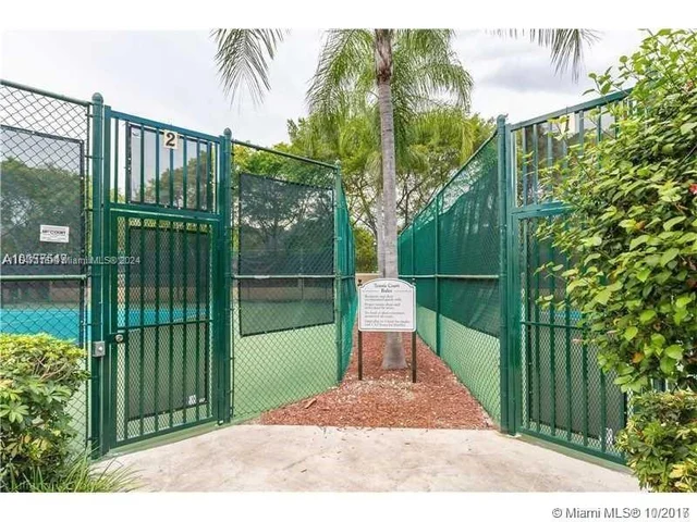 19701 E Country Club Dr # 205, Aventura FL 33180