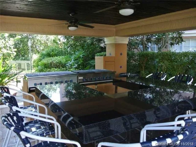 19701 E Country Club Dr # 205, Aventura FL 33180