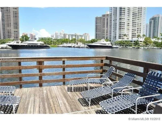 19701 E Country Club Dr # 205, Aventura FL 33180