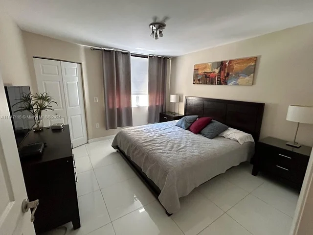 19701 E Country Club Dr # 205, Aventura FL 33180