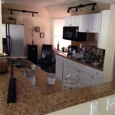 450 Commodore Dr # 315, Plantation FL 33325