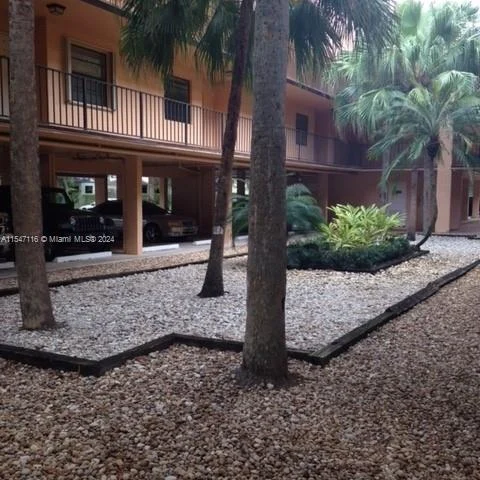 450 Commodore Dr # 315, Plantation FL 33325