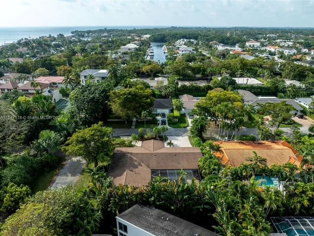 145 S Prospect Dr, Coral Gables FL 33133