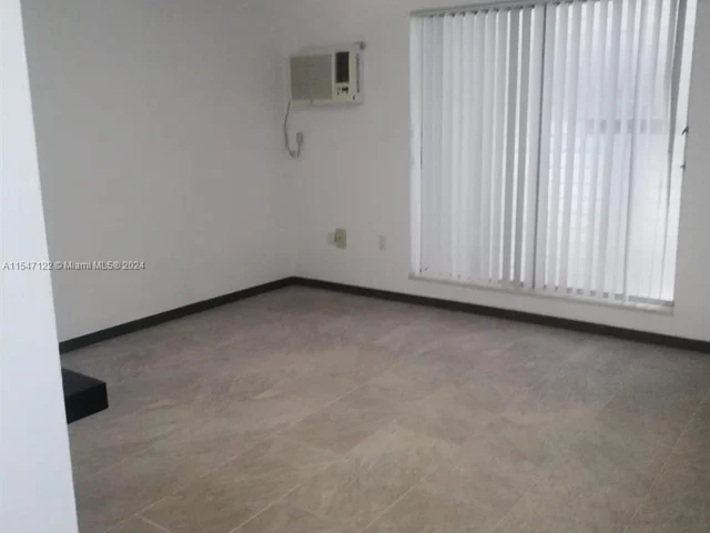 1590 Michigan Ave # 4, Miami Beach FL 33139