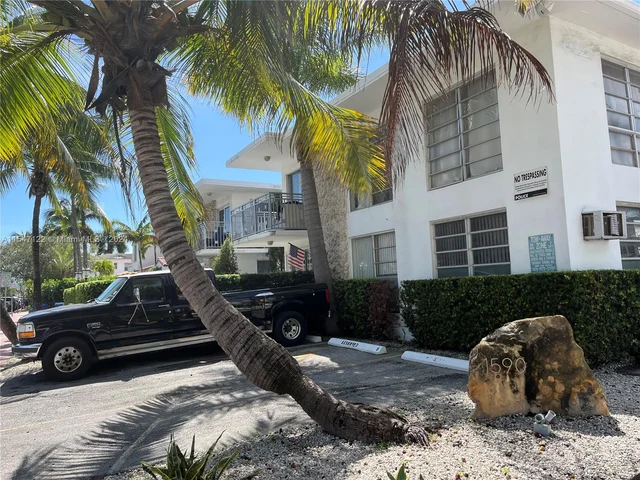1590 Michigan Ave # 4, Miami Beach FL 33139