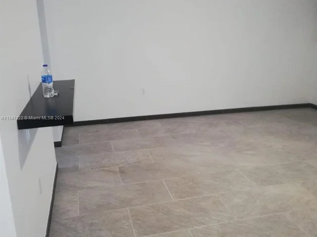 1590 Michigan Ave # 4, Miami Beach FL 33139