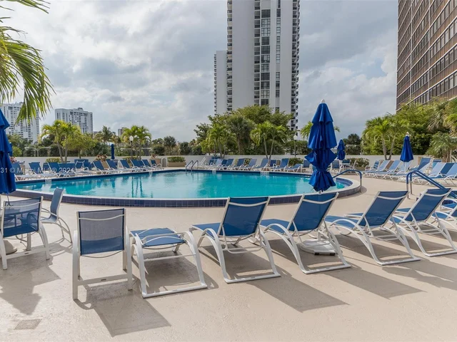 3701 N Country Club Dr # 1709, Aventura FL 33180