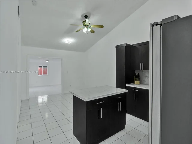 9075 NW 115th St, Hialeah Gardens FL 33018