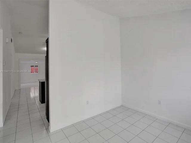 9075 NW 115th St, Hialeah Gardens FL 33018