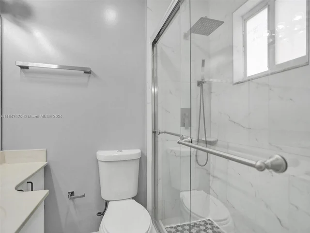 9075 NW 115th St, Hialeah Gardens FL 33018