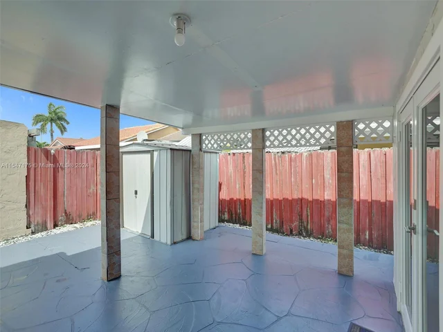 9075 NW 115th St, Hialeah Gardens FL 33018