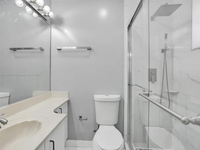 9075 NW 115th St, Hialeah Gardens FL 33018