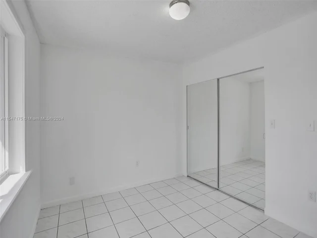 9075 NW 115th St, Hialeah Gardens FL 33018