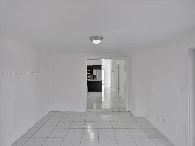 9075 NW 115th St, Hialeah Gardens FL 33018