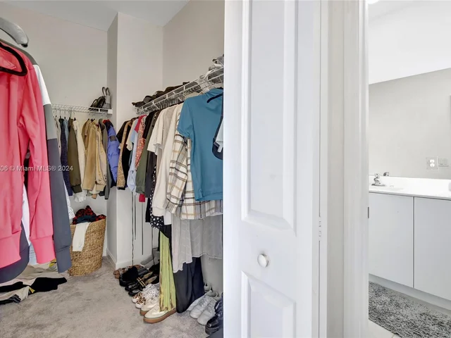 10010 SW 231st Ln, Miami FL 33190