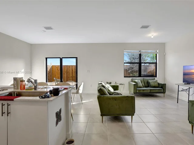 10010 SW 231st Ln, Miami FL 33190