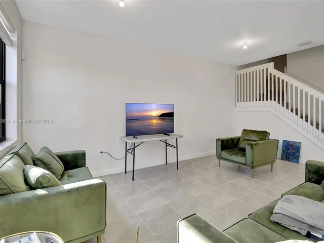 10010 SW 231st Ln, Miami FL 33190