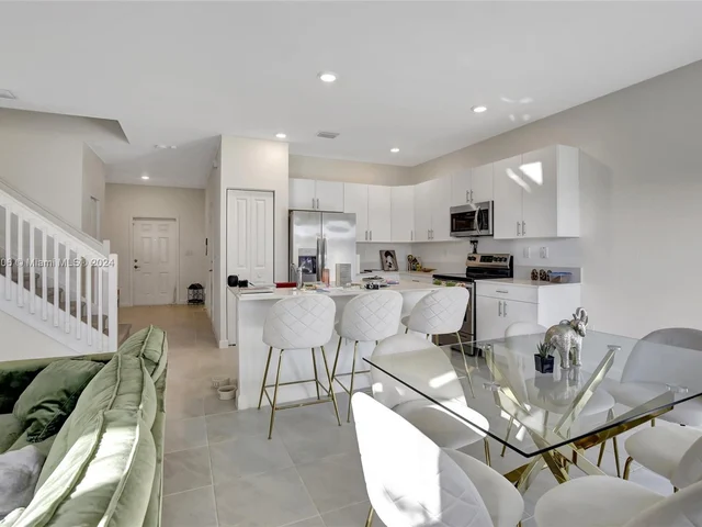 10010 SW 231st Ln, Miami FL 33190