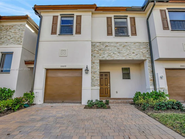 10010 SW 231st Ln, Miami FL 33190