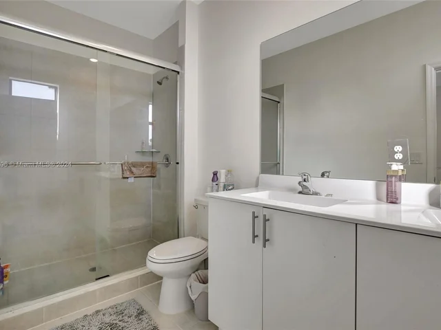 10010 SW 231st Ln, Miami FL 33190