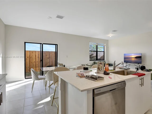 10010 SW 231st Ln, Miami FL 33190