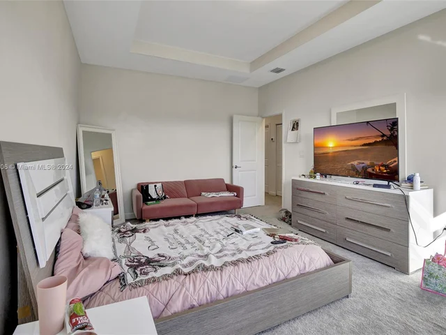 10010 SW 231st Ln, Miami FL 33190